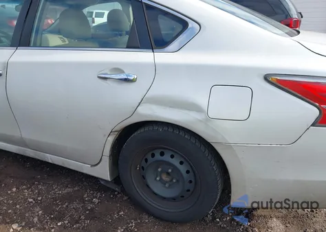 2014 Nissan Altima 2.5 S z USA, uszkodzony, nr VIN 1N4AL3AP2EC139616